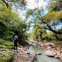 Río y senderismo